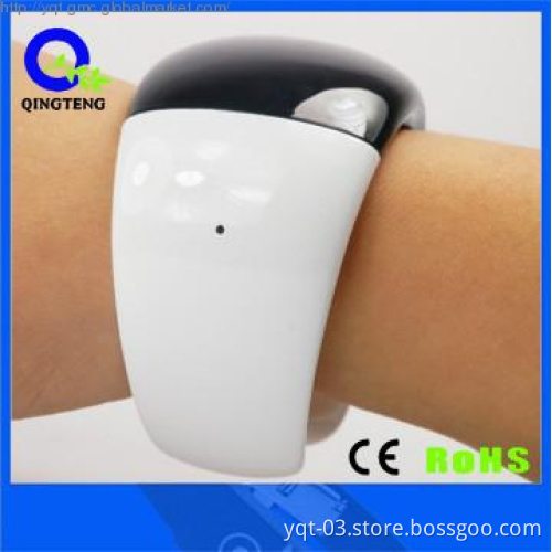 fashion bluetooth fitness bracelet with speaker
